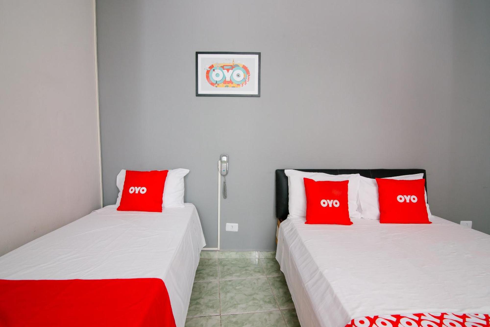 Hotel Oyo Castro Alves,