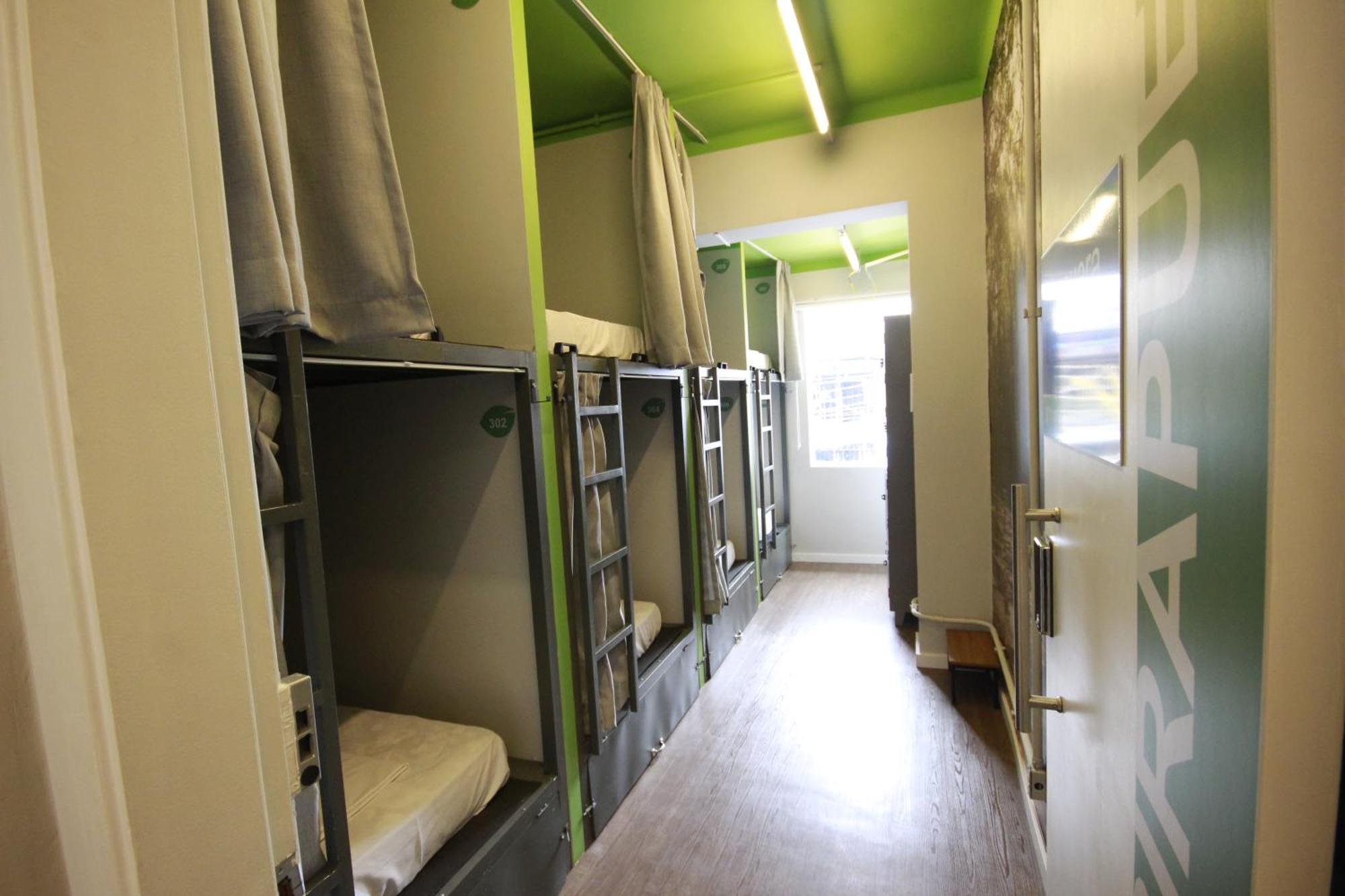 Hostel 011 *