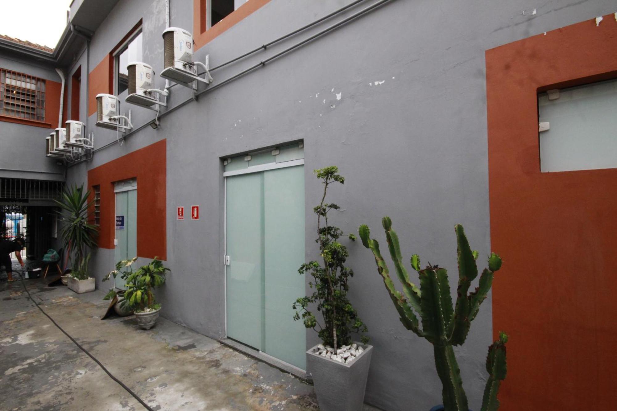011 Hostel