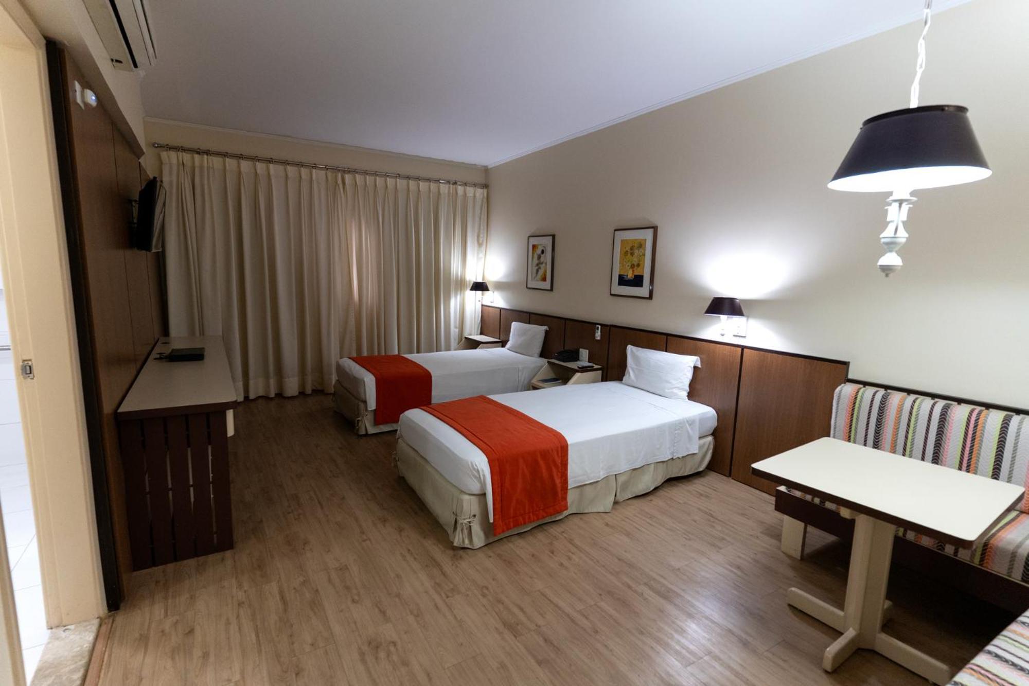 Pan Americano Khách sạn 3*