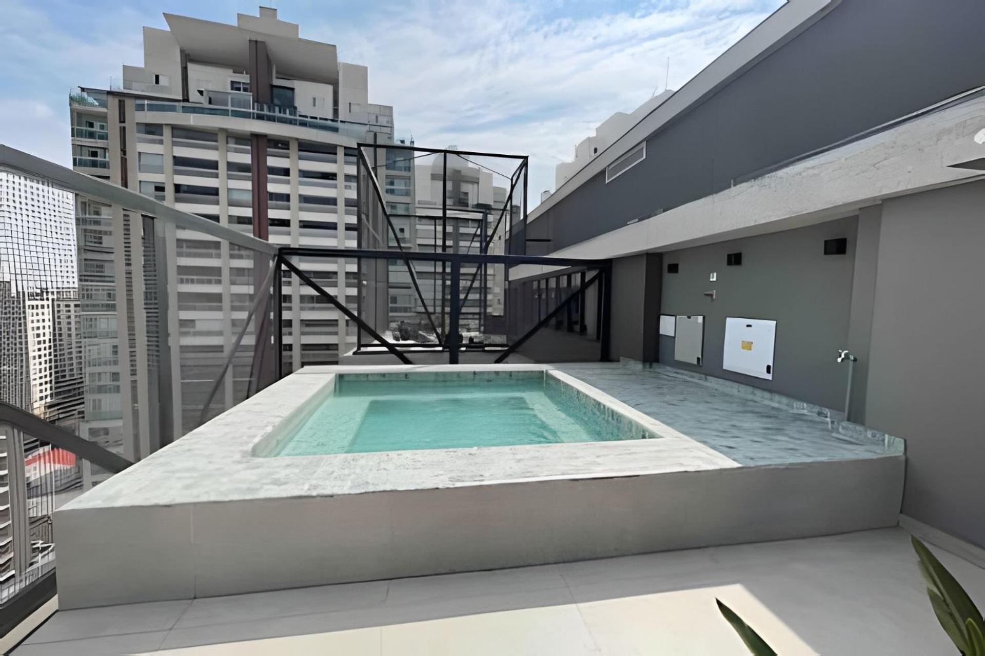 Loft Lindo Prox Shop Freicaneca 1701 *