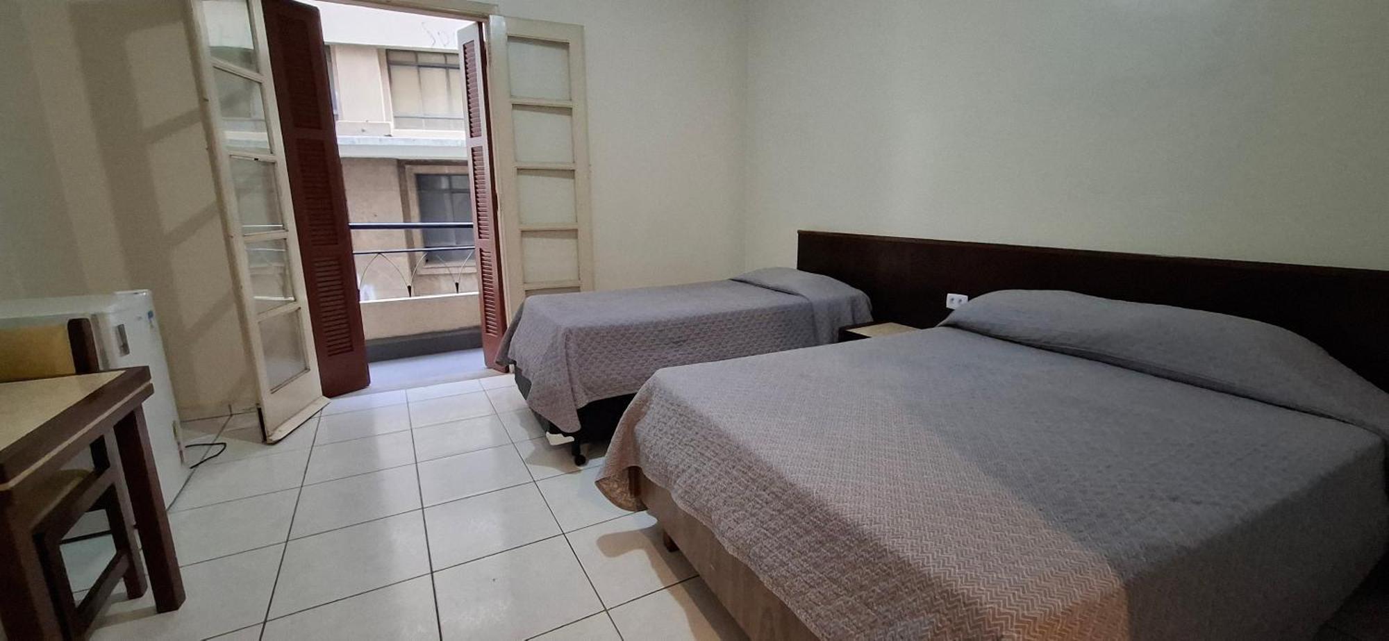 Khách sạn Plaza Olido *