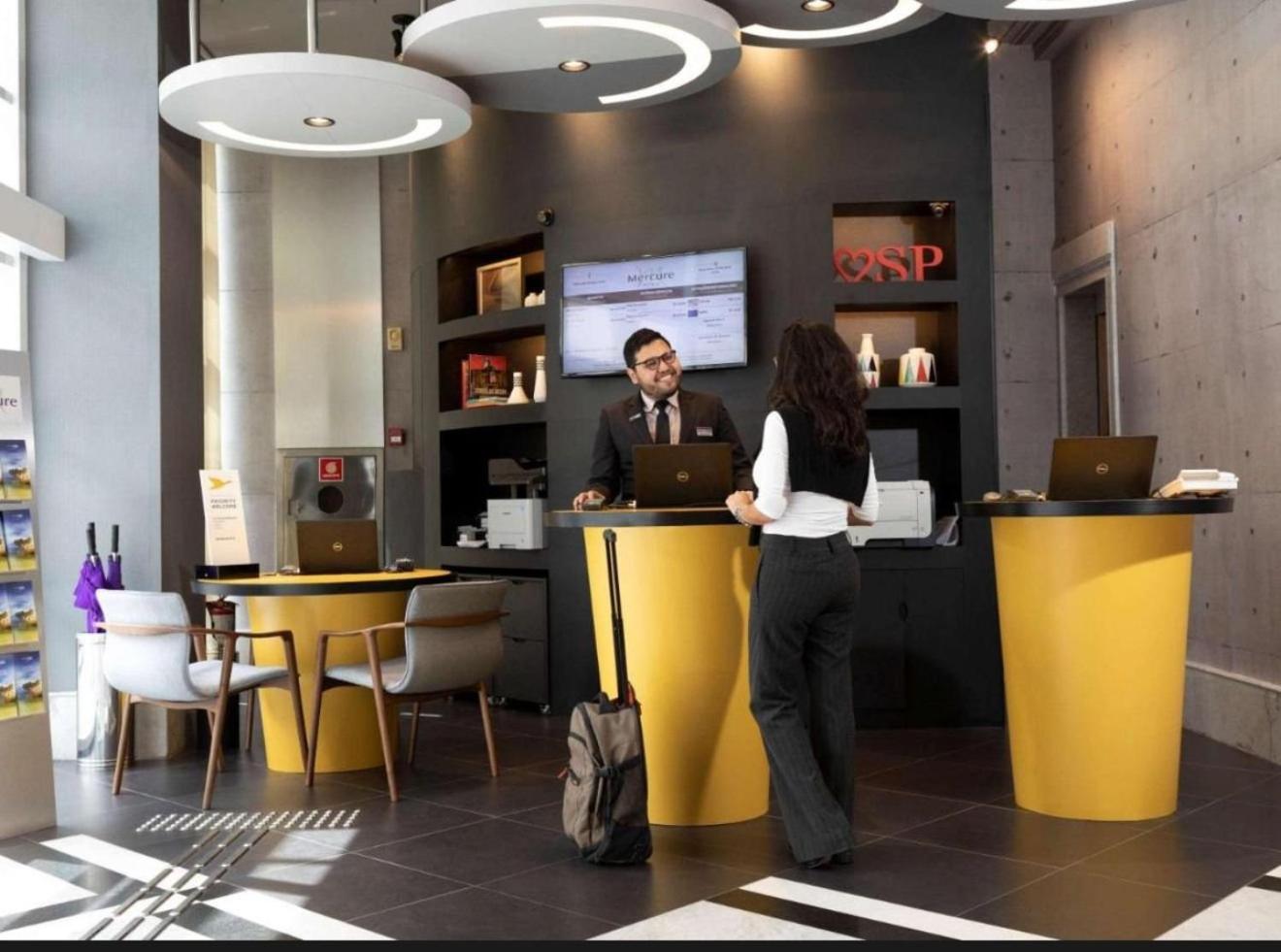 Flat Mercure Maestro Cardim * São Paulo