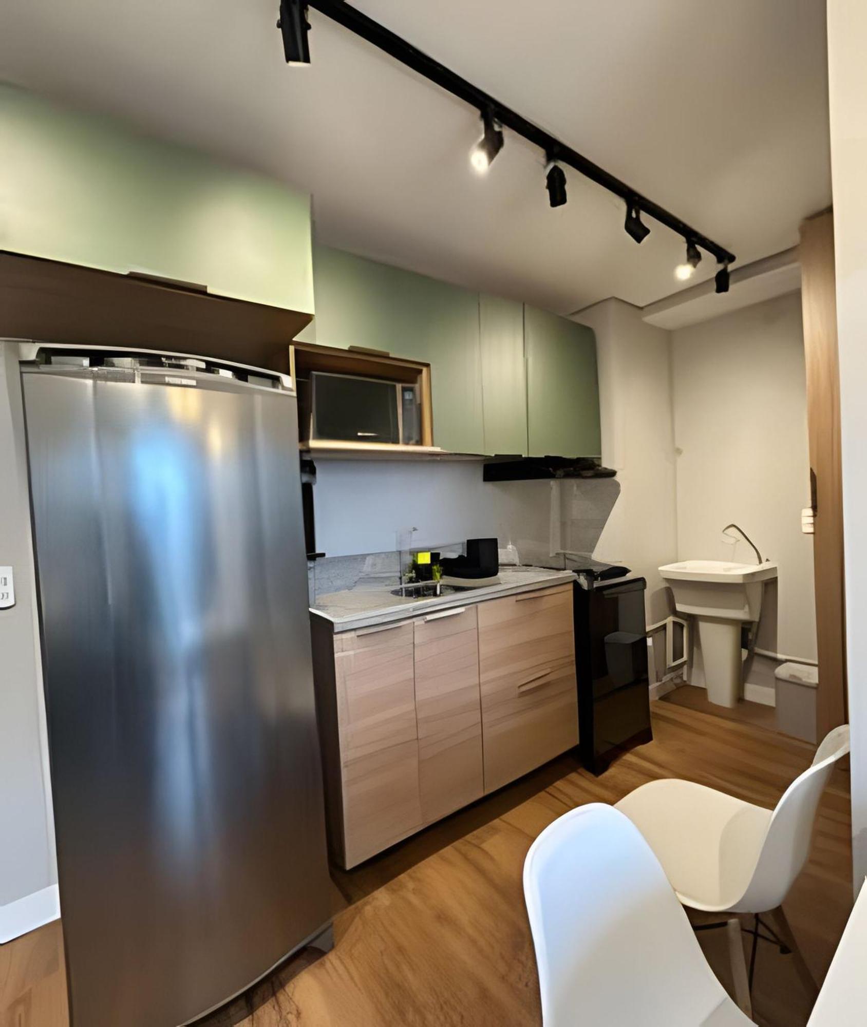 Com 2 Quartos Com Ar Em Moema Sao Paulo