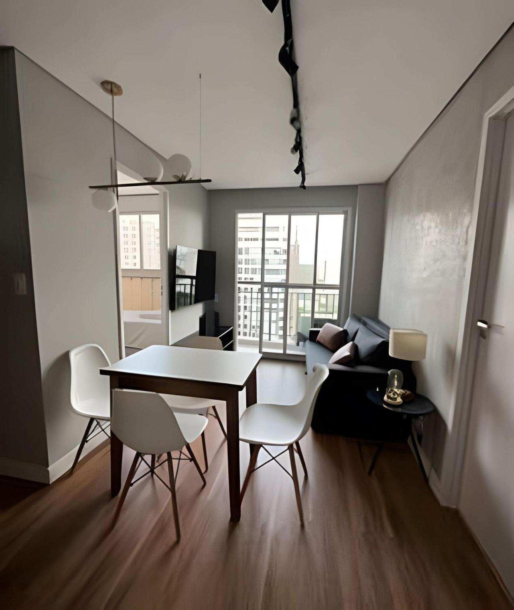 Com 2 Quartos Com Ar Em Moema Sao Paulo