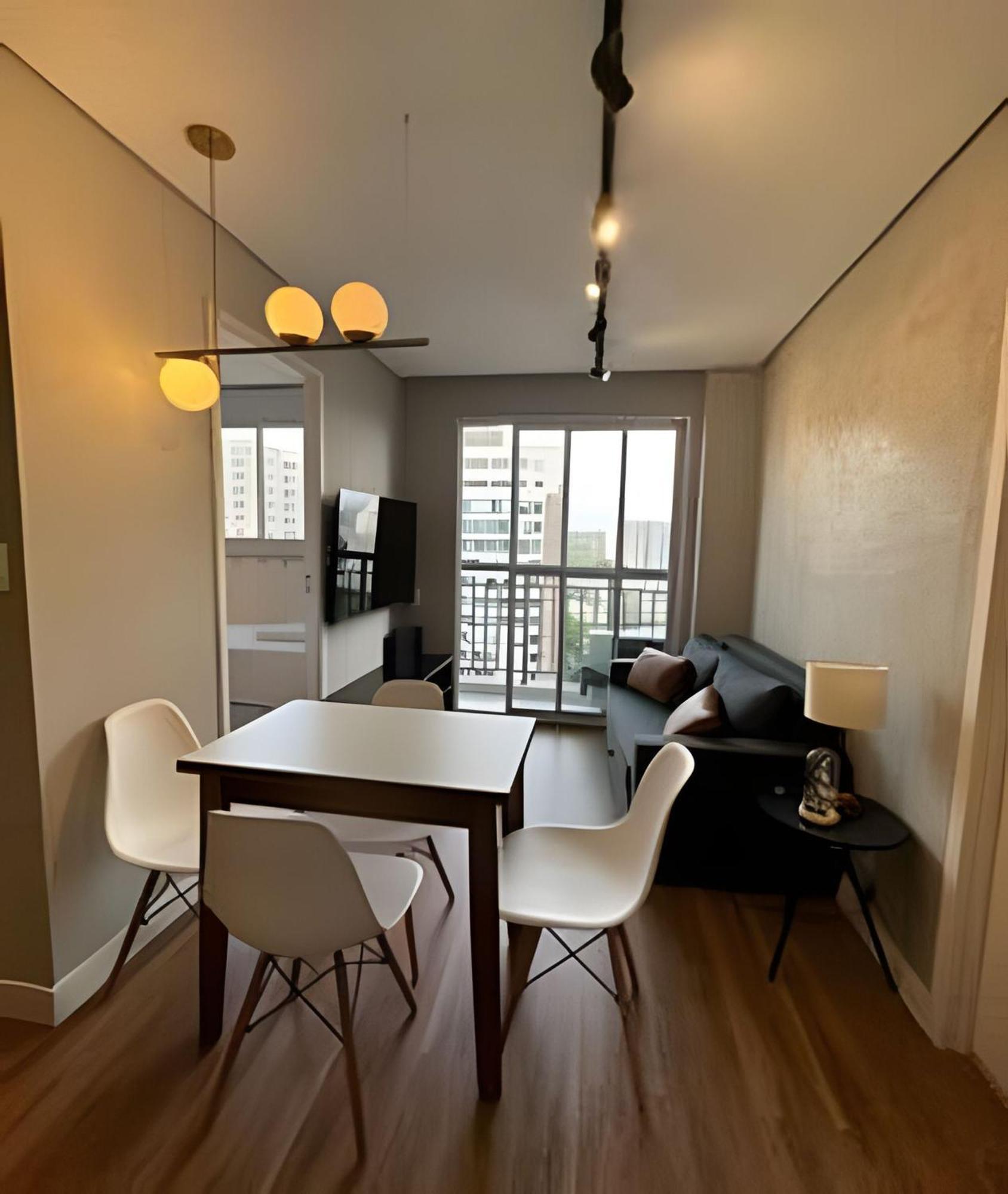 Com 2 Quartos Com Ar Em Moema Sao Paulo