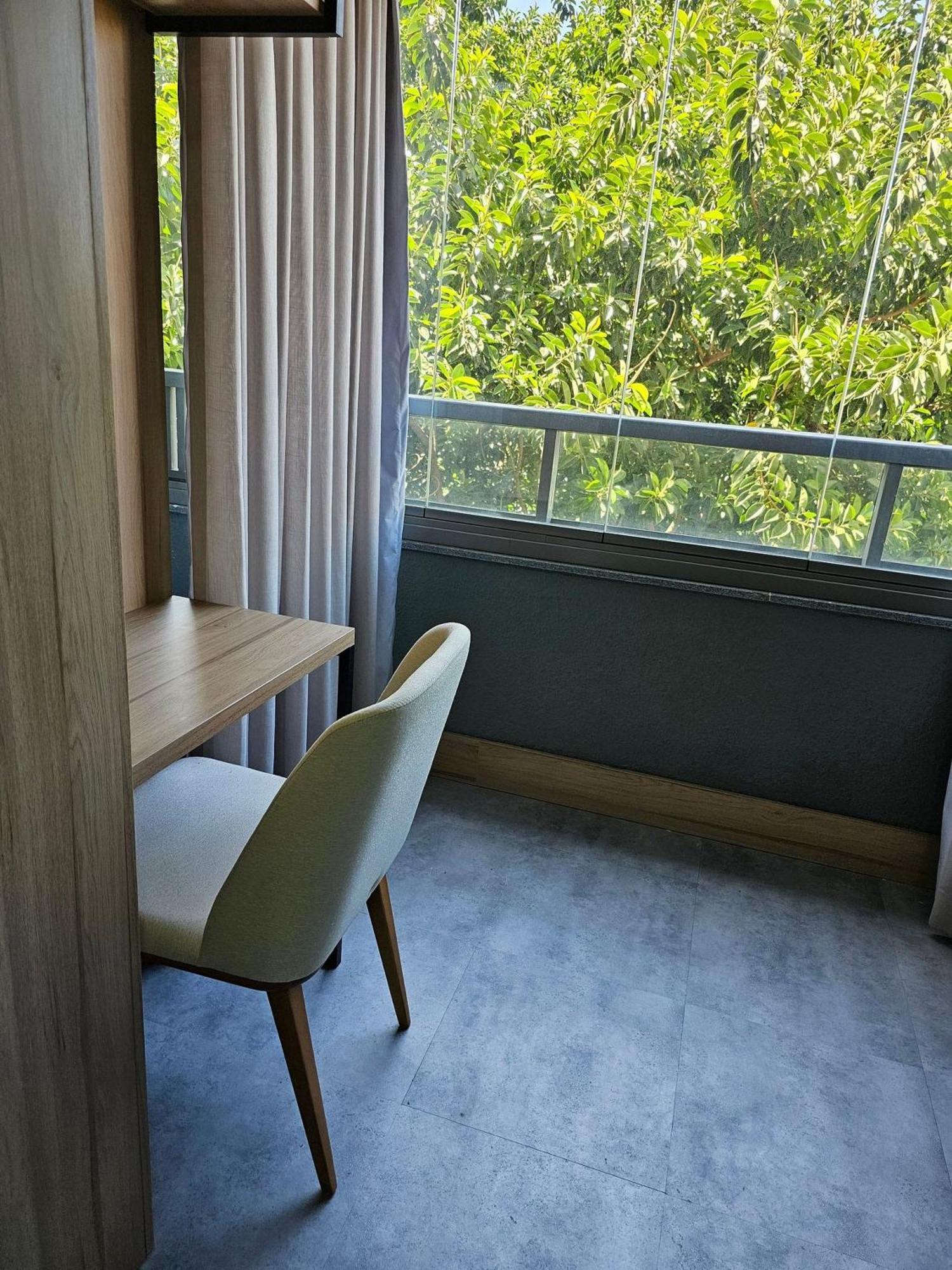 Cf Urban Apartment *