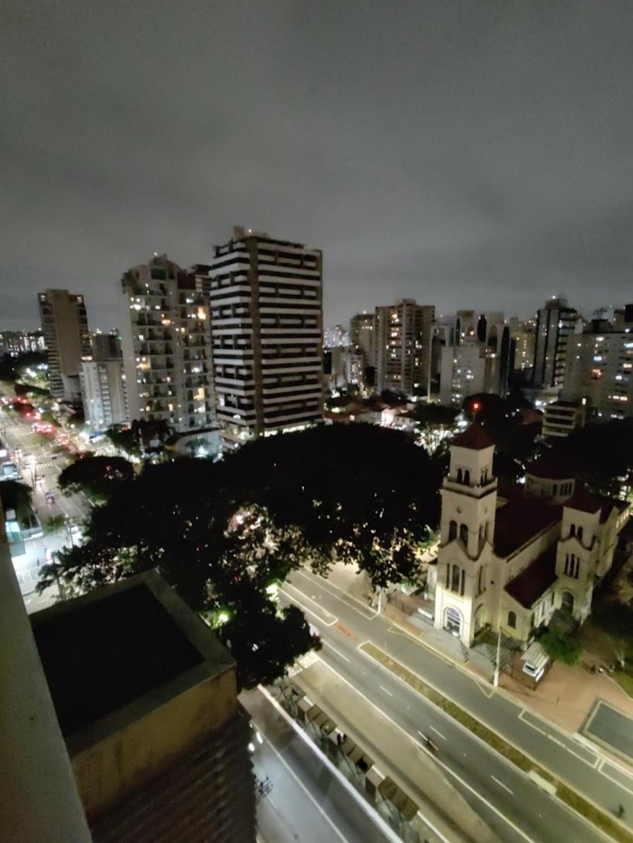 Flat Fantastico Em Moema Frente Ao Metro *