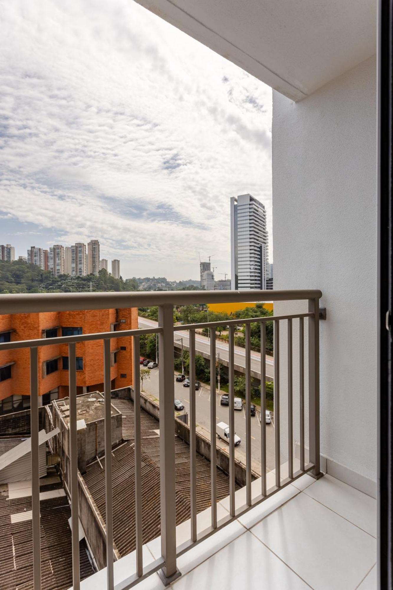 Ape 707 B Com Varanda Apartemen