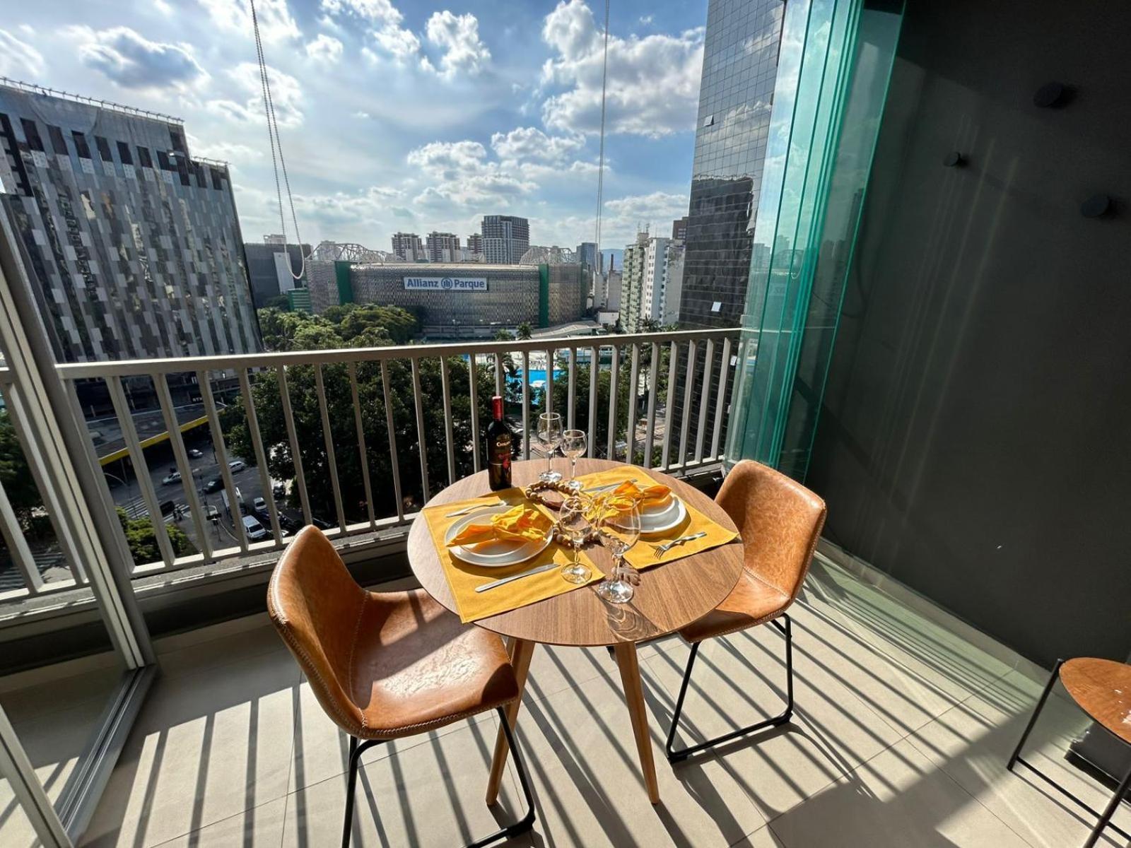 Luxo Ao Lado Allianz * Sao Paulo