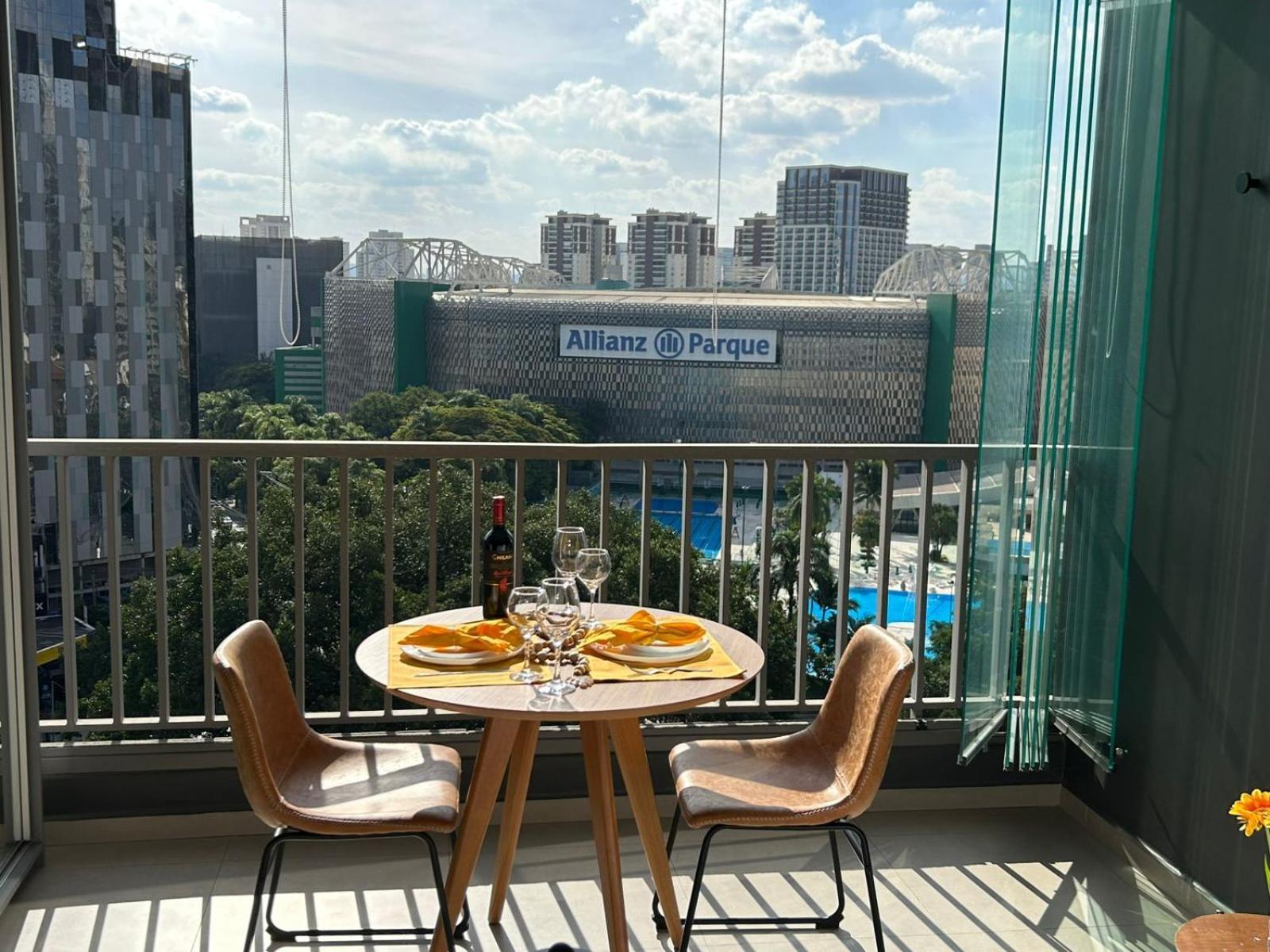 Luxo Ao Lado Allianz Apartment *