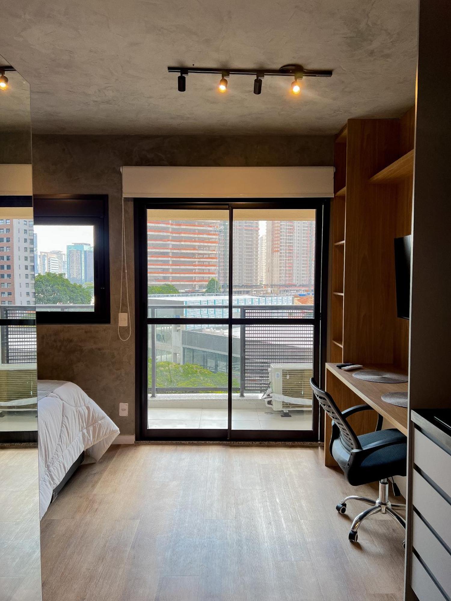 Completo A 230m Do Metro Brooklin Apartment