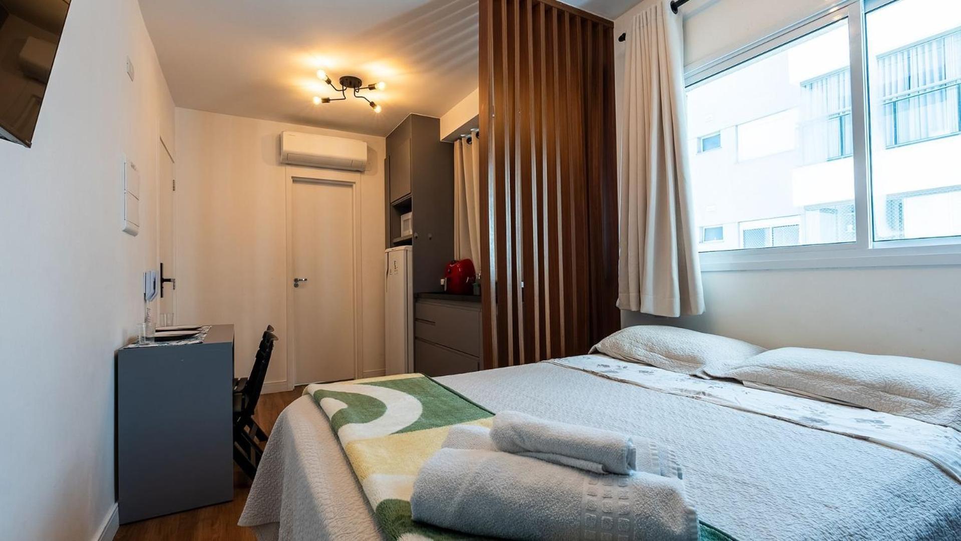 Modernos Totalmente Mobiliados Com Academia Proximo A Metro Parque Ibirapuera E Hospitais *