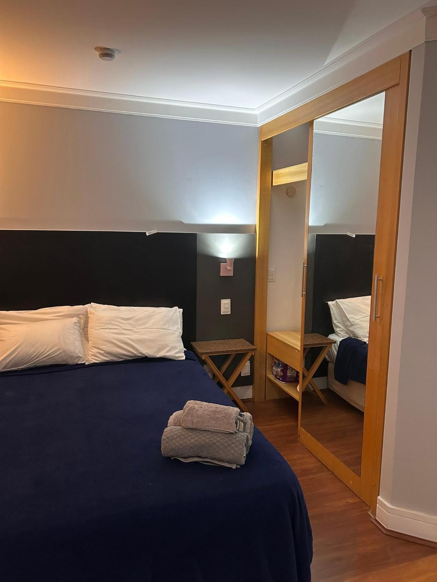 Hotel Alameda Santos H1208 *