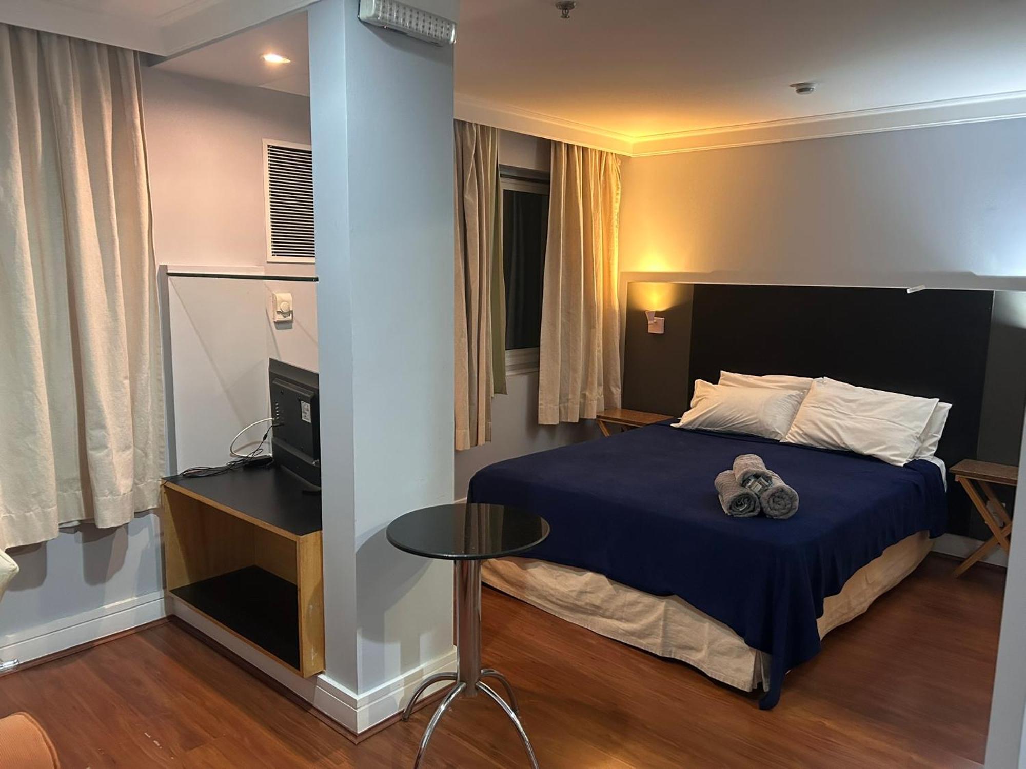 Alameda Santos H1208 Hotel *