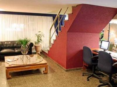 Plaza Apolo Khách sạn 3*