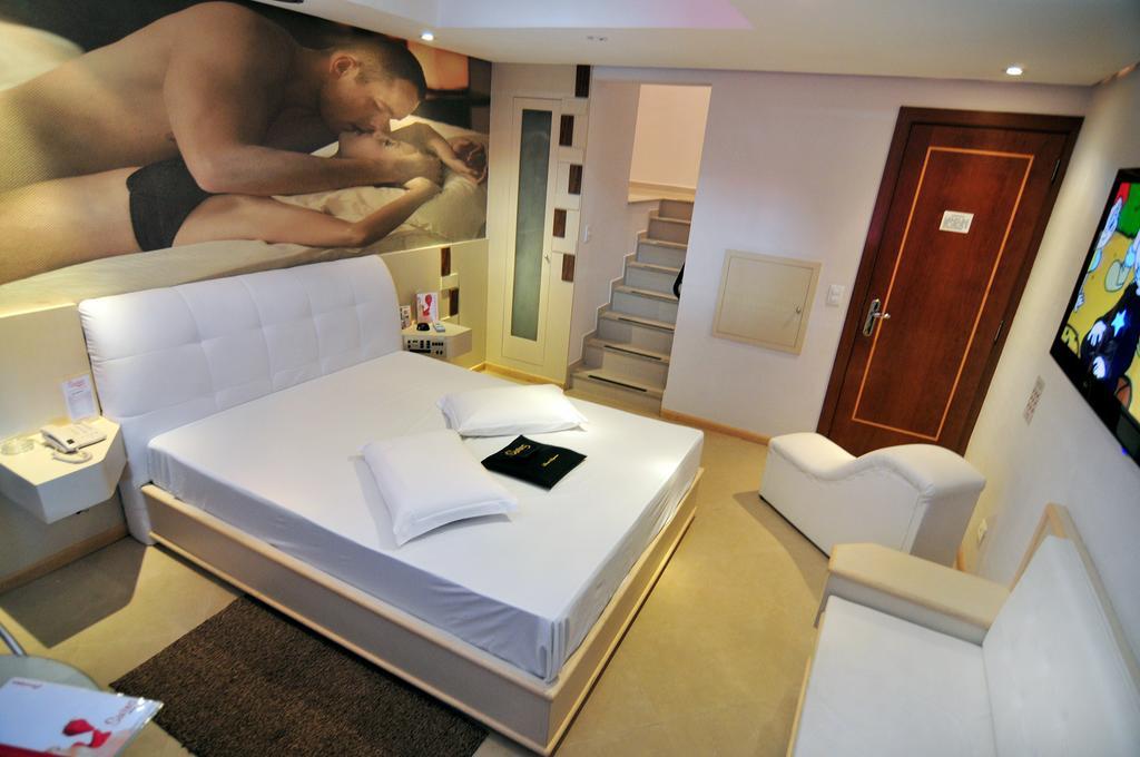 Love hotel Swing *