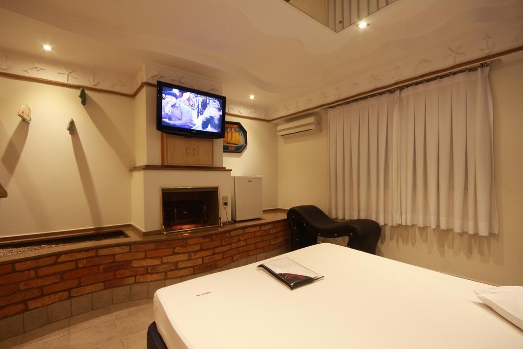 Khách sạn tình yêu Absolut (adults Only) 2*
