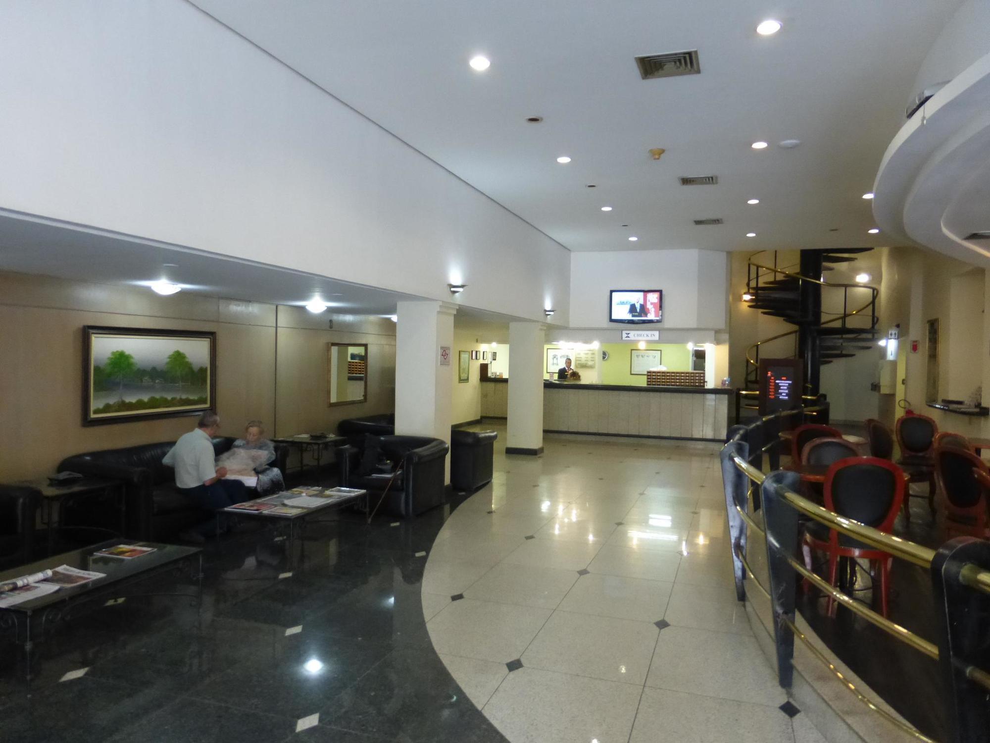 Khách sạn Century Paulista 4*