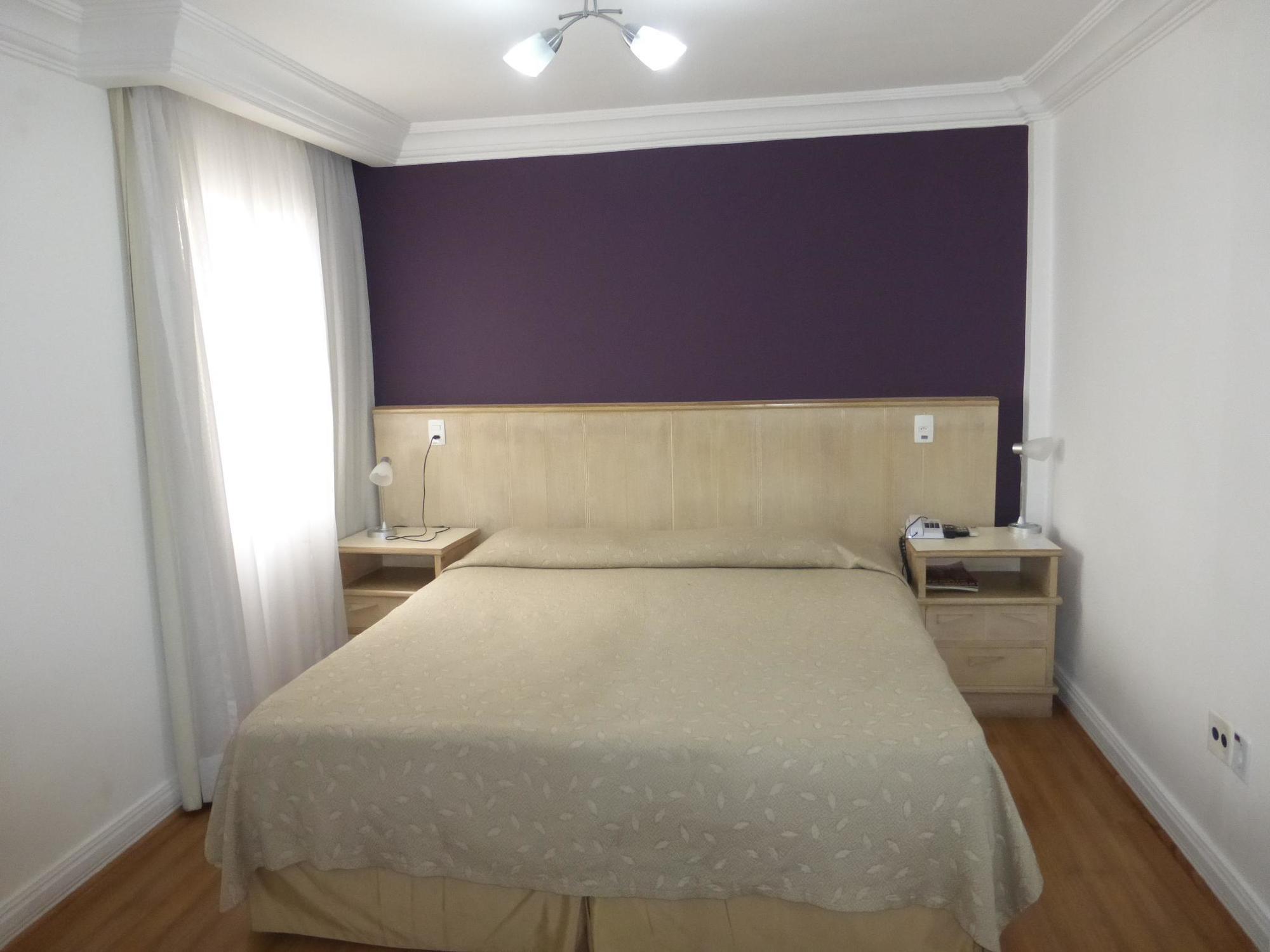 Century Paulista Khách sạn 4*