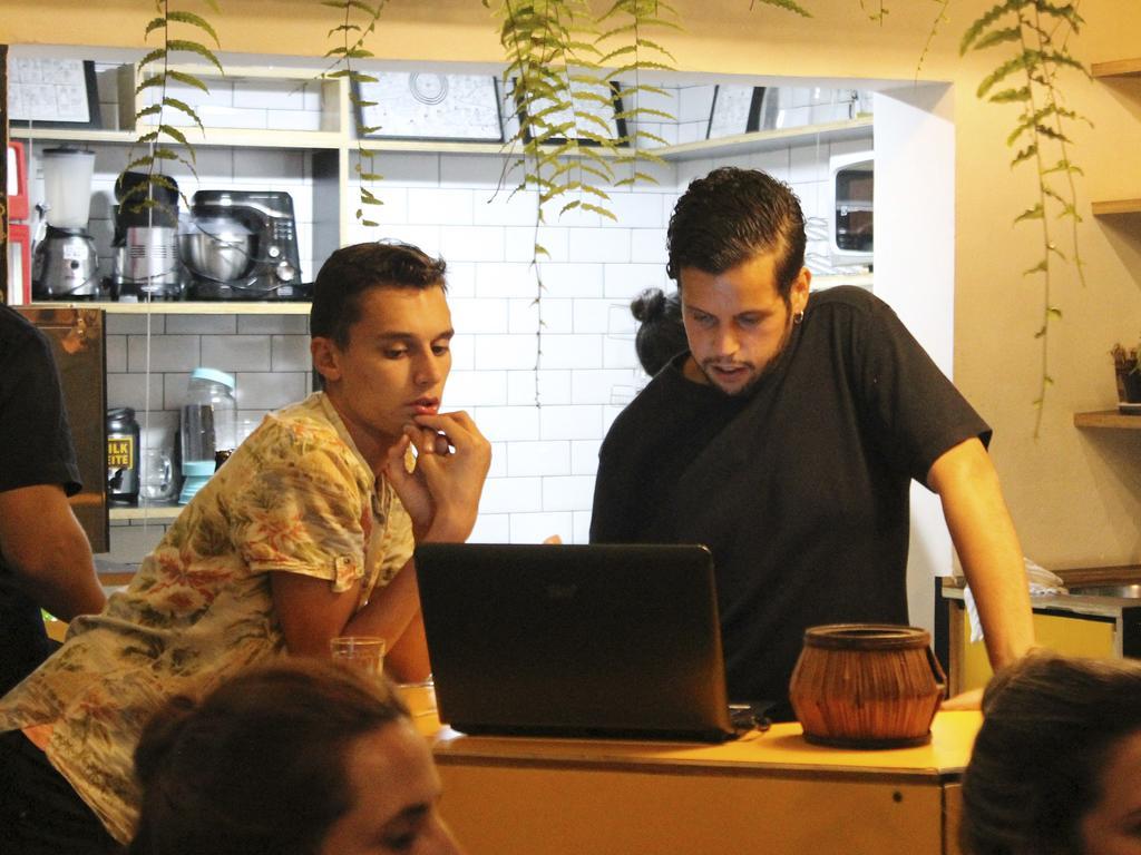 Nhà trọ Cafe *