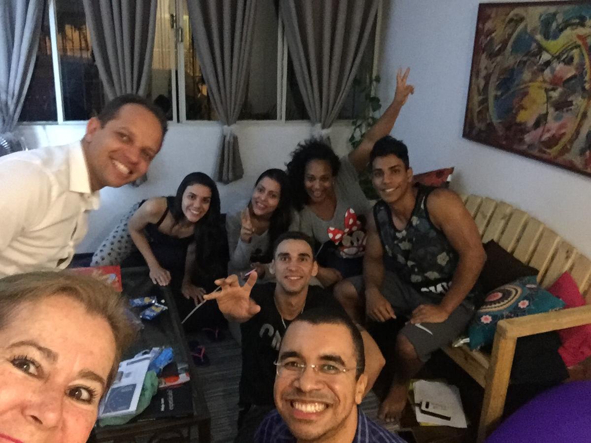 Family Consulado Americano *