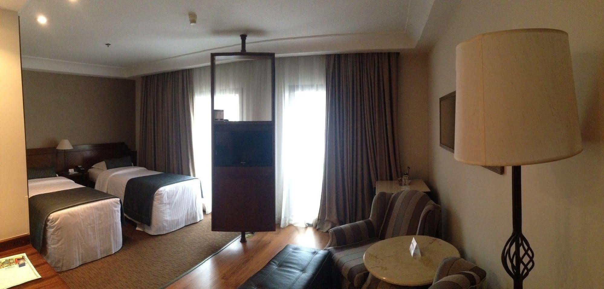 Estanplaza Paulista Otel 4*