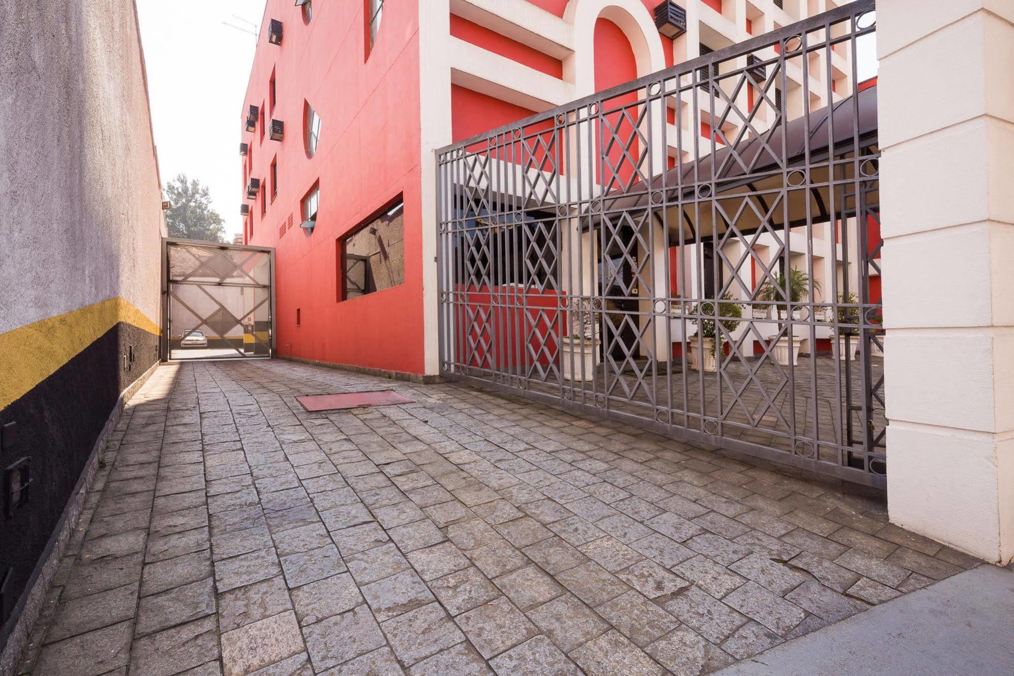 Requint Hotel 3*