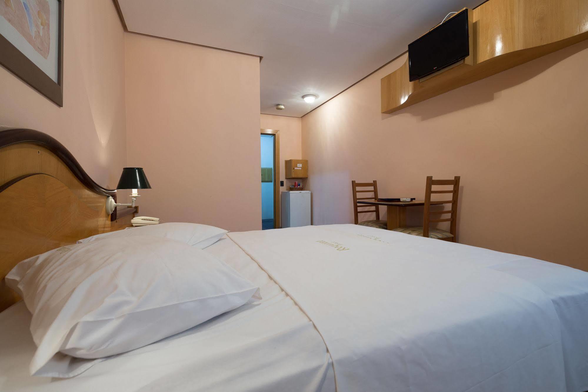 Hotel Requint 3*