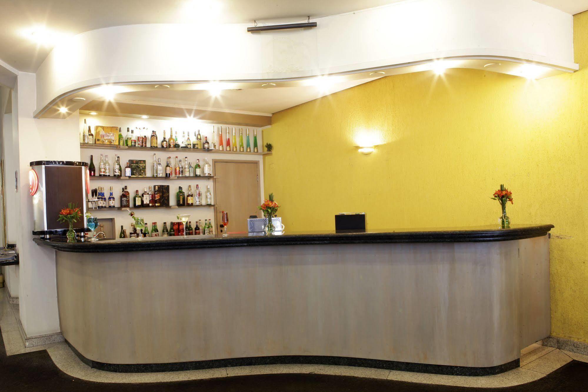 Century Paulista Khách sạn 4*