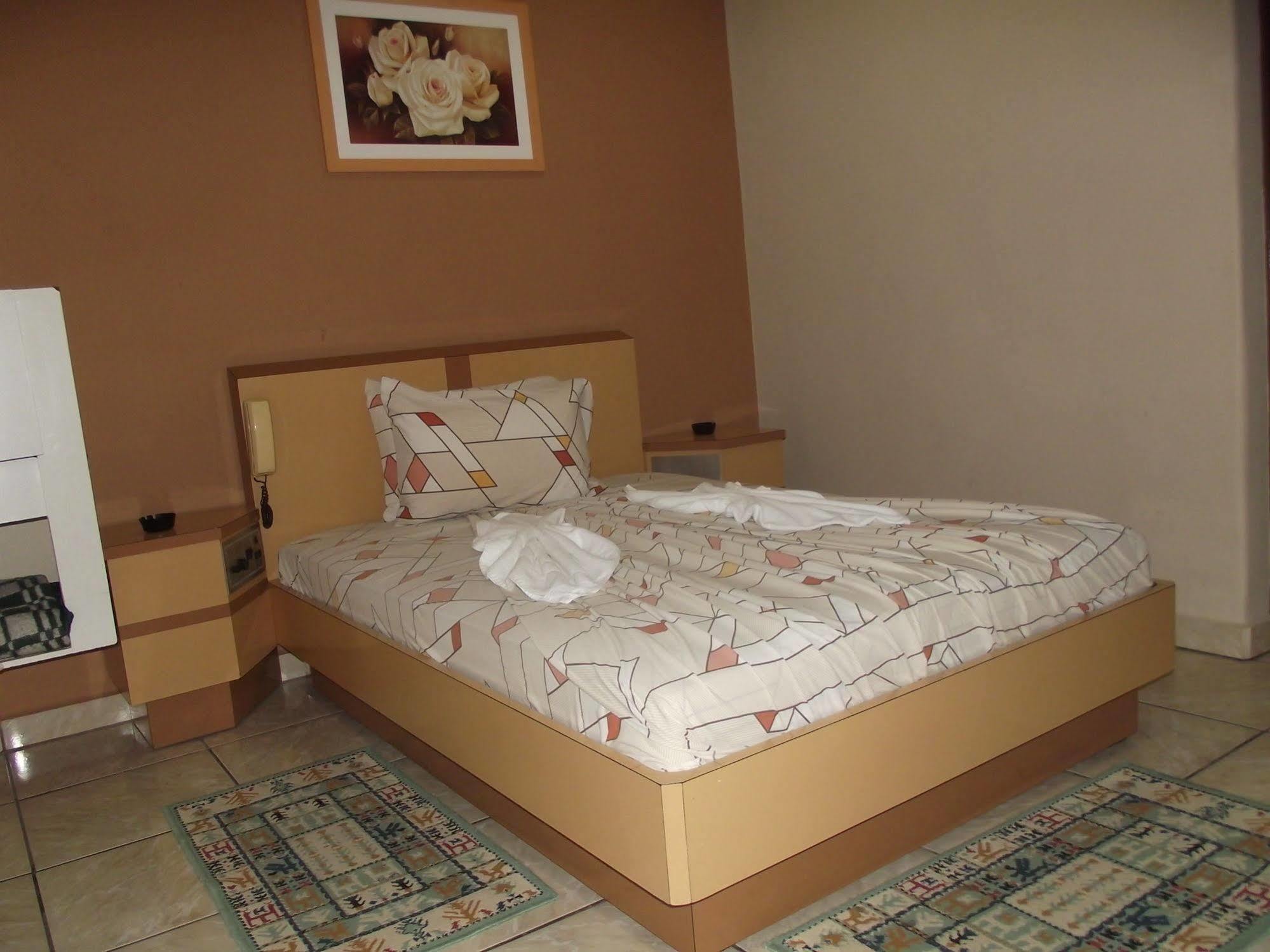 Charlott Hotel