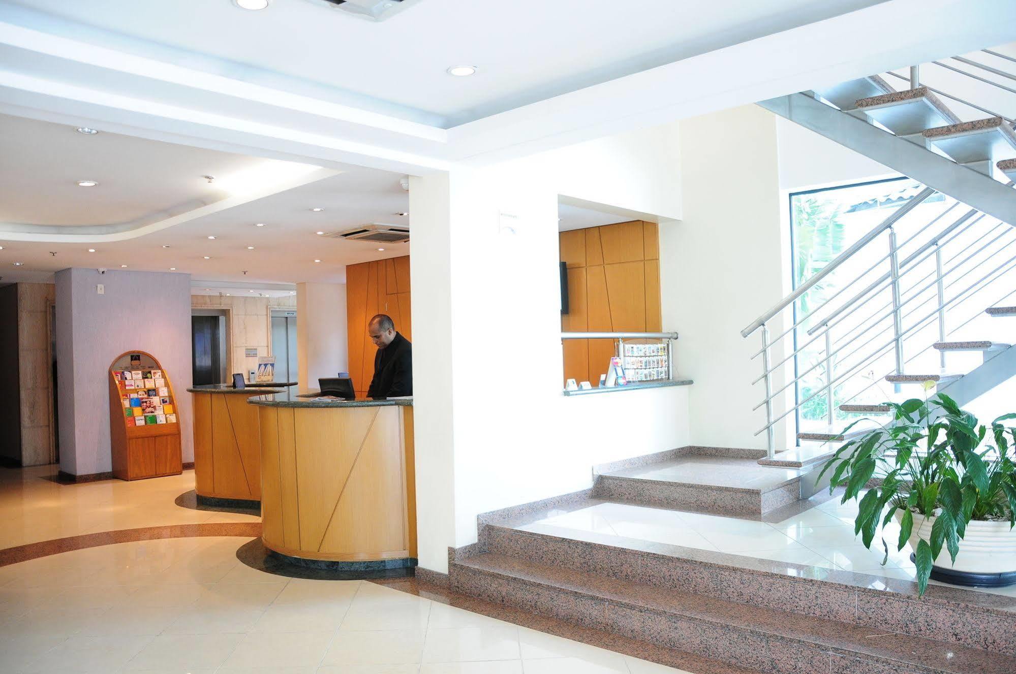 Aparthotel Brasilia Santana Gold Flat 3*