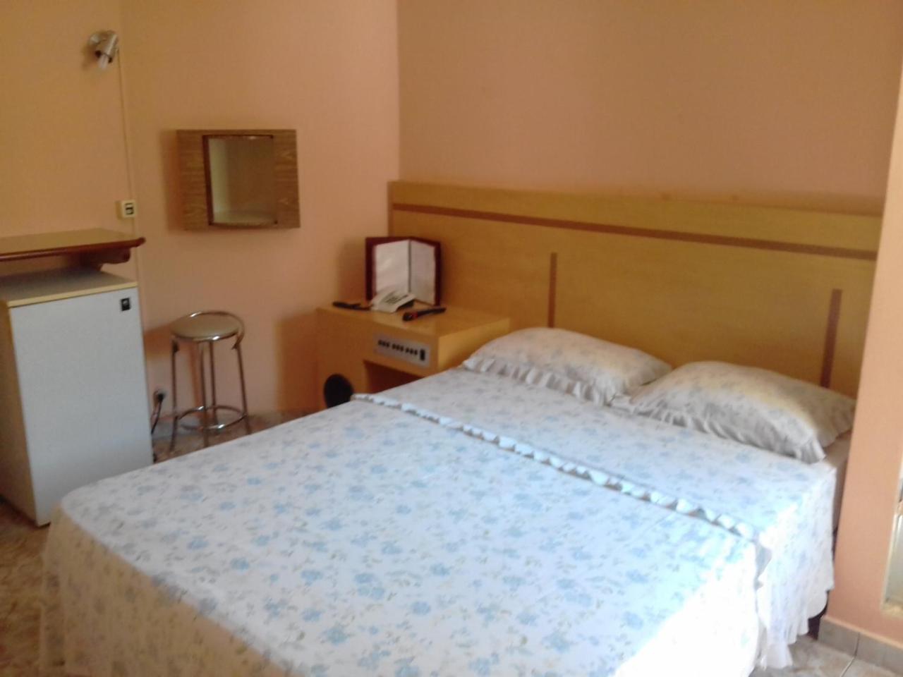 Paes De Barros Hotel