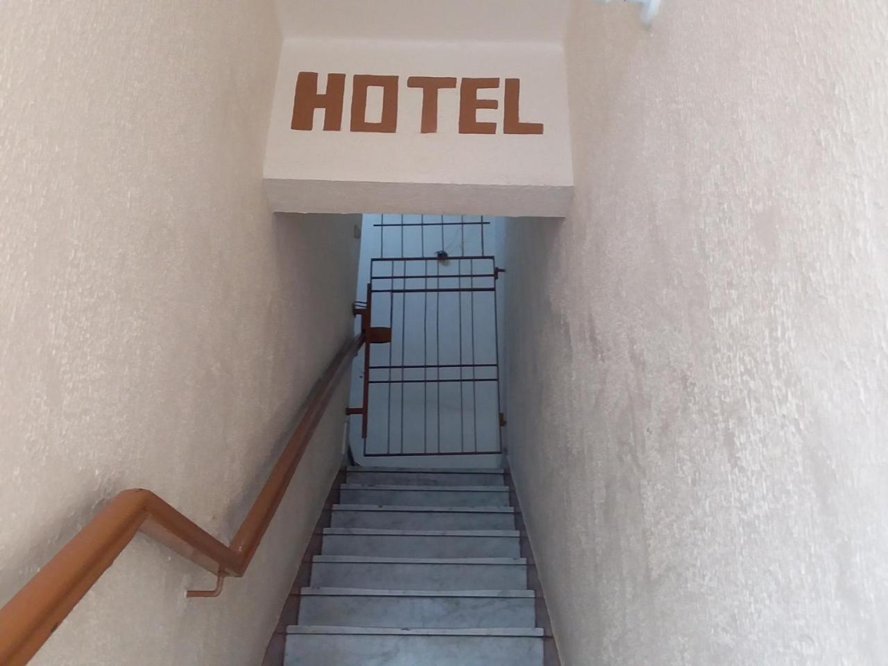 Otel Anacleto *