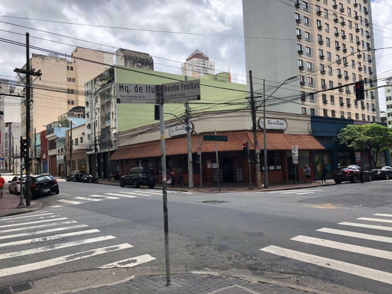 Apto Novo - Um Bloco Do Metro Republica * São Paulo