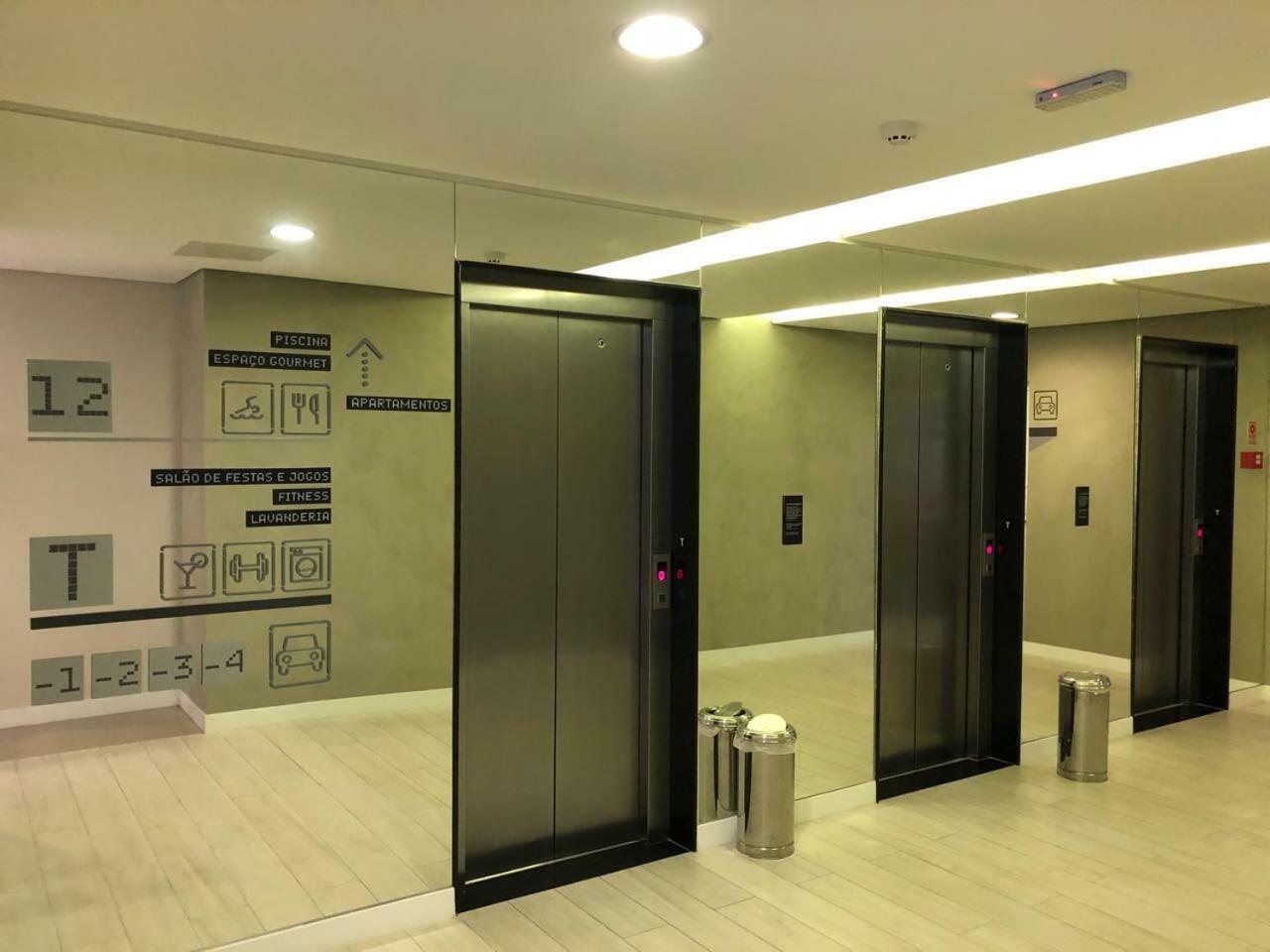 Apto Novo - Um Bloco Do Metro Republica * São Paulo
