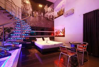 Khách sạn Illusion - Adults Only 3*