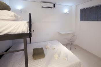 Hostel Aki *