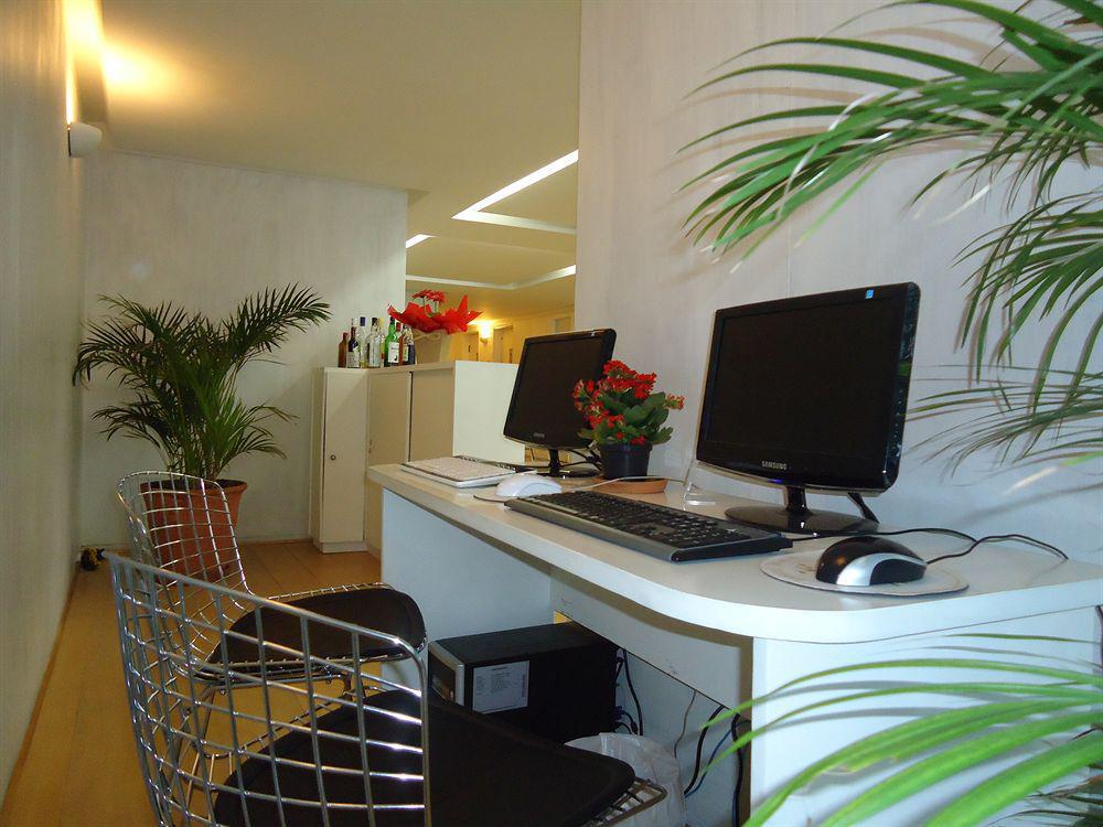 Loi Belgrano Hotel