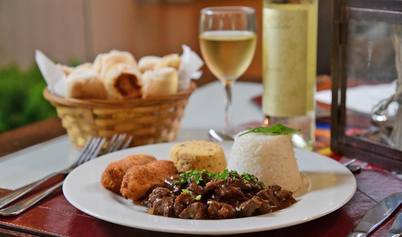 Khách sạn Pestana