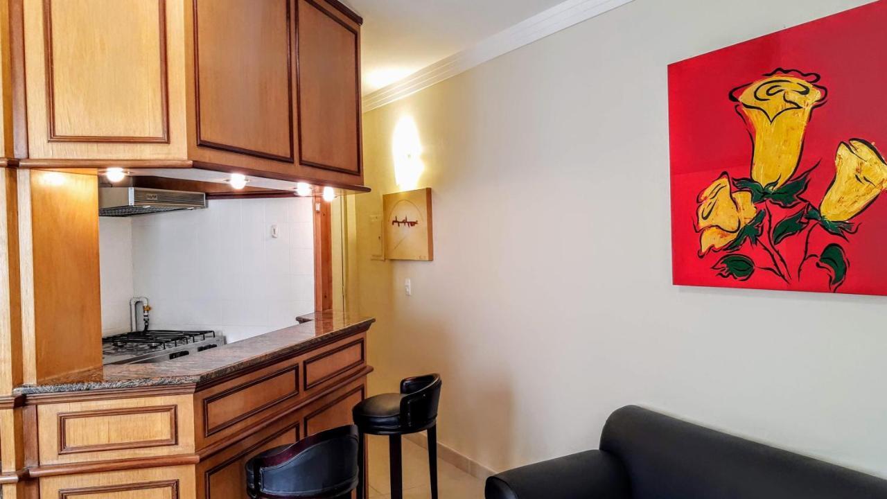 On Oscar Freire By Paulista And Clinicas Apartment *