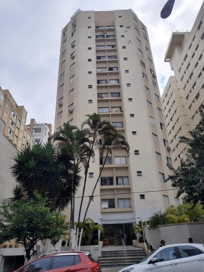 On Oscar Freire By Paulista And Clinicas Apartment