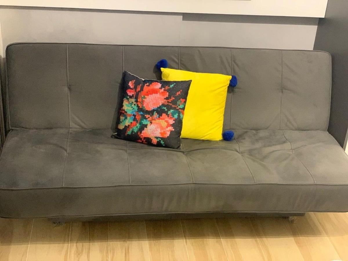Lindo Studio Com Estacionamento E Internet !