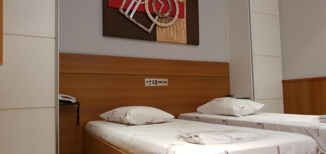 Tres Poderes (adults Only) 2*