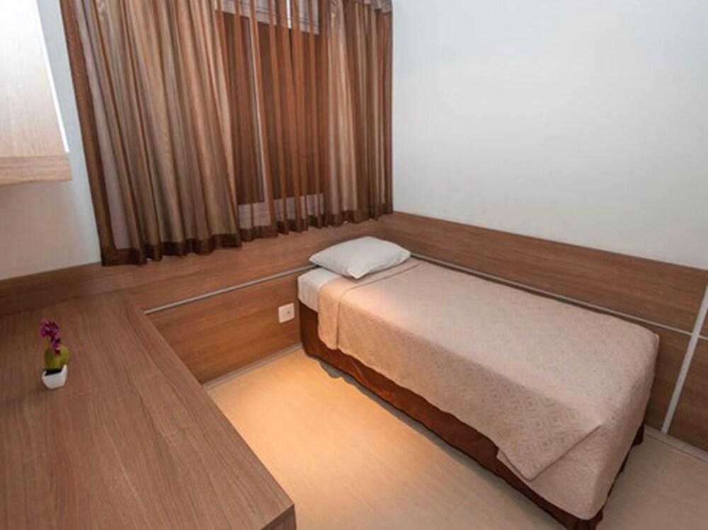 Dali Khách sạn 4*