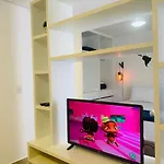 Studio Inteiro 132A (5 min Hosp. Albert. Eintein)