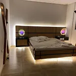 Refugius Motel