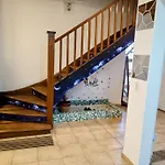 Uma Casinha Rosa No Pacaembu