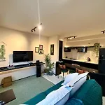 Apto 1106 Da Asdrubal - Novo, Confortavel E Moderno, Muito Bem Localizado E Totalmente Equipado