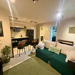 Apto 1106 Da Asdrubal - Novo, Confortavel E Moderno, Muito Bem Localizado E Totalmente Equipado